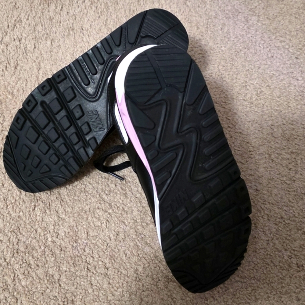 Nike Black and Pink Air Max 90 LTR Sneakers - Picture 6 of 7